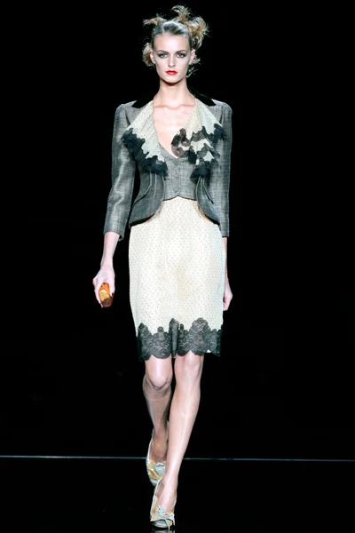 Look 12